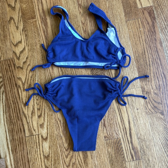 Blue ribbed two piece bikini set - Picture 2 of 2